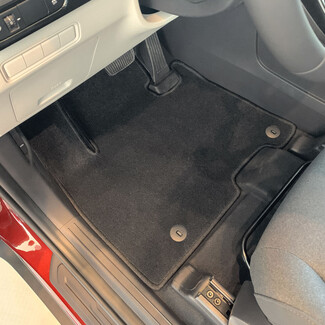 Ворсовые коврики на KIA Carnival IV 7 мест с оттоманками 2020 - 2026 в Грозном Ворсовые коврики на KIA Carnival IV 7 мест с оттоманками 2020 - 2026 в Грозном