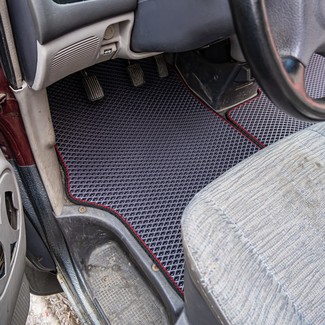 Коврики на Mitsubishi Space Gear 1994 - 2007 в Грозном