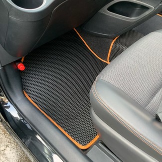 Коврики на Toyota Sienta II 2015 - 2022 в Грозном