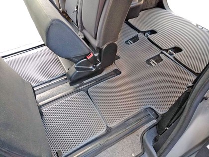 Коврики на Toyota Voxy (R80) 2014 - 2021 в Грозном