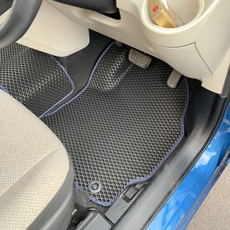 Коврики на Toyota Sienta II 2015 - 2022 в Грозном