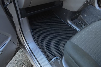 Коврики на Toyota Voxy (R60) 2001 - 2007 в Грозном