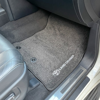 Коврики на Toyota Land Cruiser 200 2007 - 2021 в Грозном