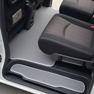 Ворсовые коврики на Nissan Serena (C26) 2010 - 2016 в Грозном