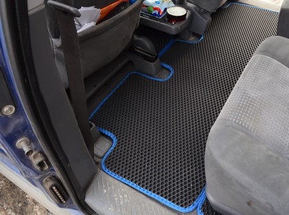 Коврики на Mazda MPV II 1999 - 2006 в Грозном
