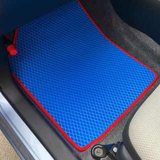 Коврики на Toyota Vitz III 2010 - 2020 в Грозном