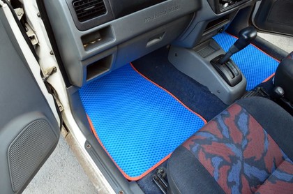 Коврики на Nissan Kix 2008 - 2012 в Грозном