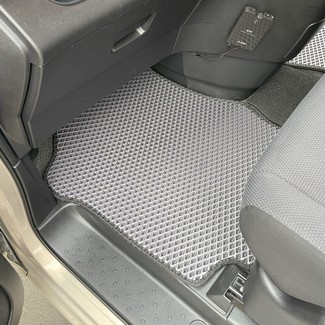 Ворсовые коврики на Nissan Serena (C26) 2010 - 2016 в Грозном