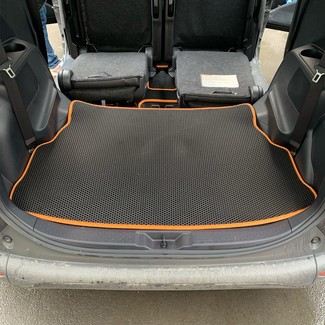 Коврики на Toyota Sienta II 2015 - 2022 в Грозном
