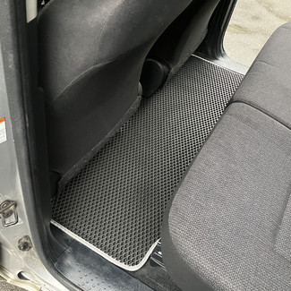 Коврики на Toyota Sienta II 2015 - 2022 в Грозном
