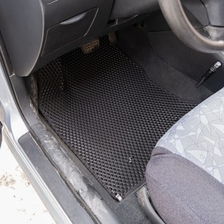 Коврики на Toyota Corolla (E12) 2000 - 2007 в Грозном