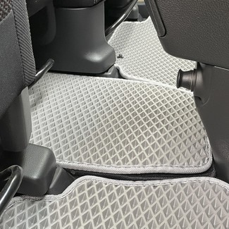 Ворсовые коврики на Nissan Serena (C26) 2010 - 2016 в Грозном